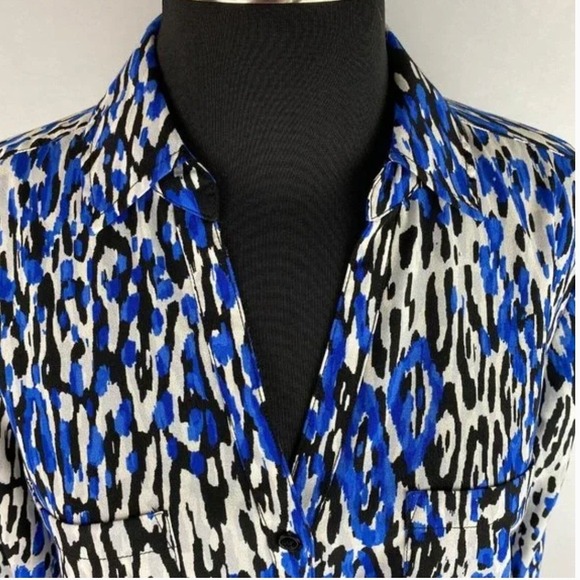 Talbots Nantucket Plus 3X Blue Animal Print Career Roll Tab Button Blouse - Picture 6 of 11